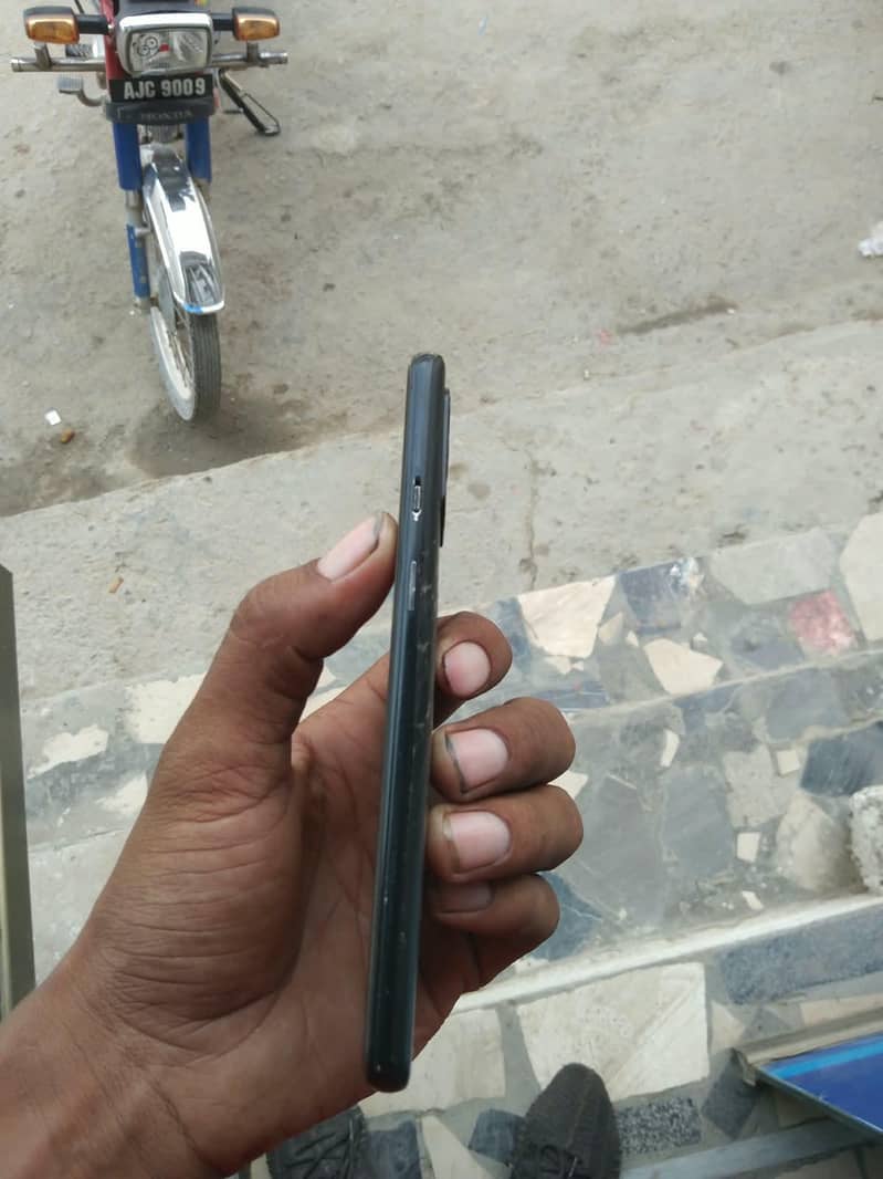 One Plus 9R 3