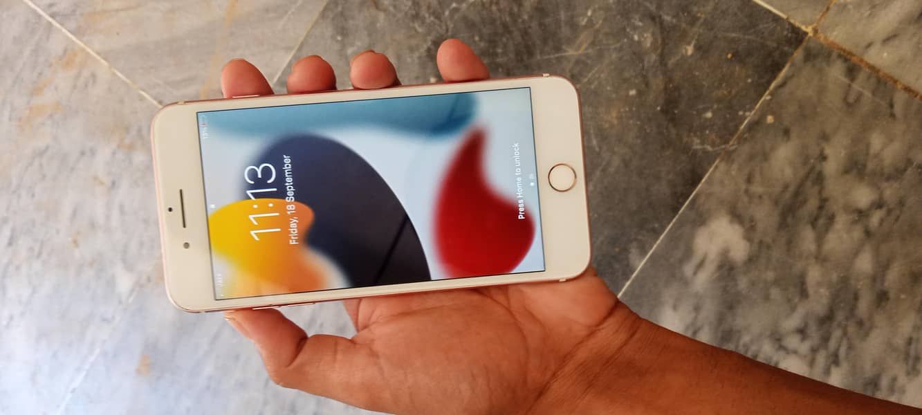 Apple iPhone 7 Plus 0