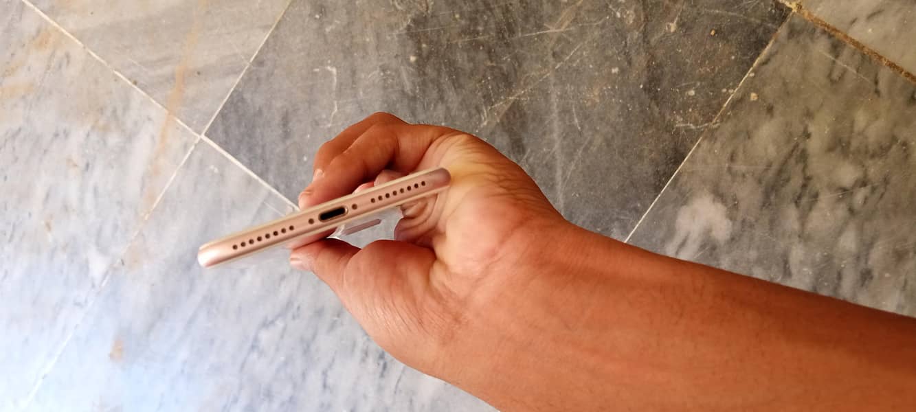 Apple iPhone 7 Plus 4