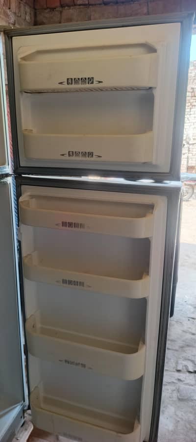dawlance refrigerator great condition and very good cooling.