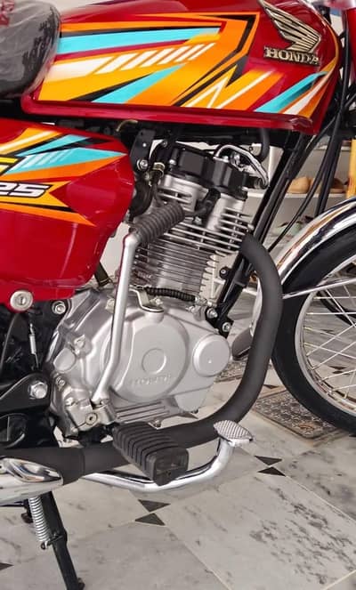 Honda 125  Model 26/25 Condition New 10/10 Urgent sale