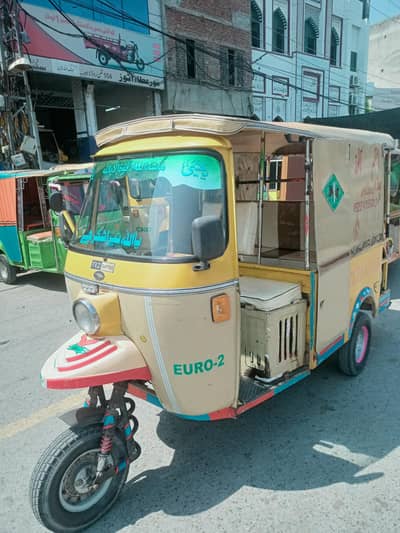 Tez Raftar 6 Seater Tanga Auto Rickshaw