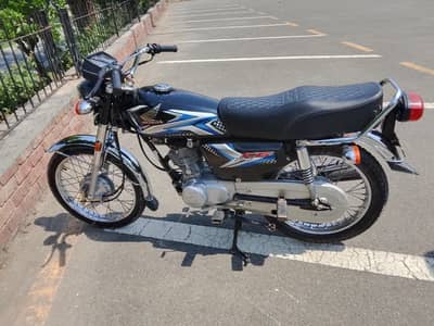 Engine pack hy new bike hy frist oner hy 03016911921 per call kr Len