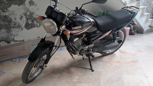 Yamaha 125z 2017-18 with good condition all ok koi kam nai honey wala
