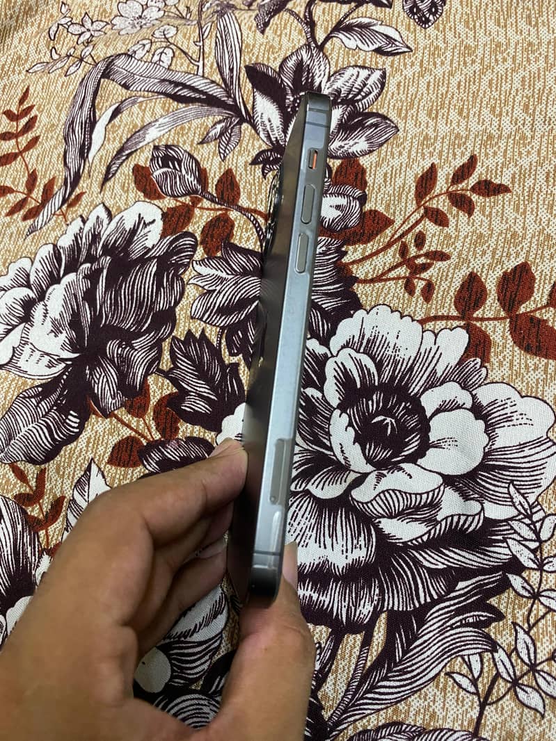 Apple iPhone 12 Pro 3