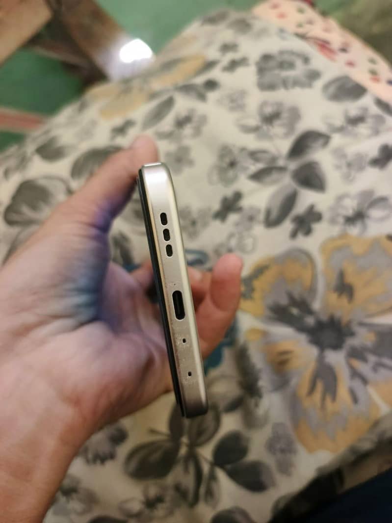 OPPO A6 4