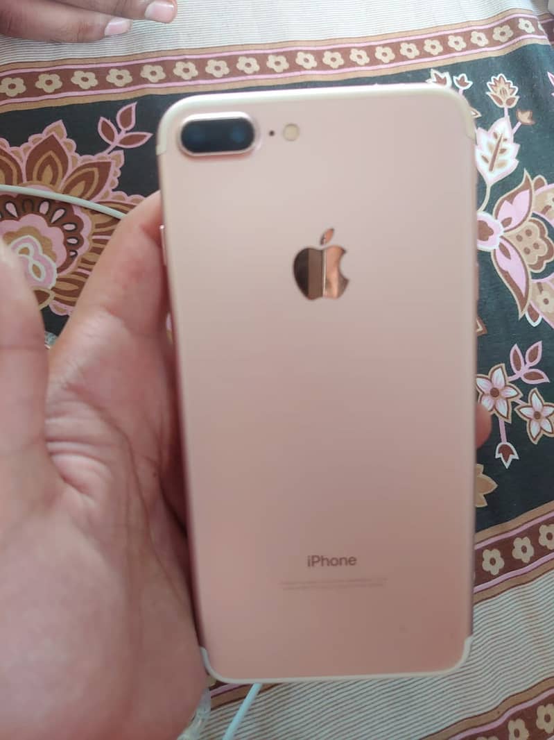 Apple iPhone 7 Plus 0