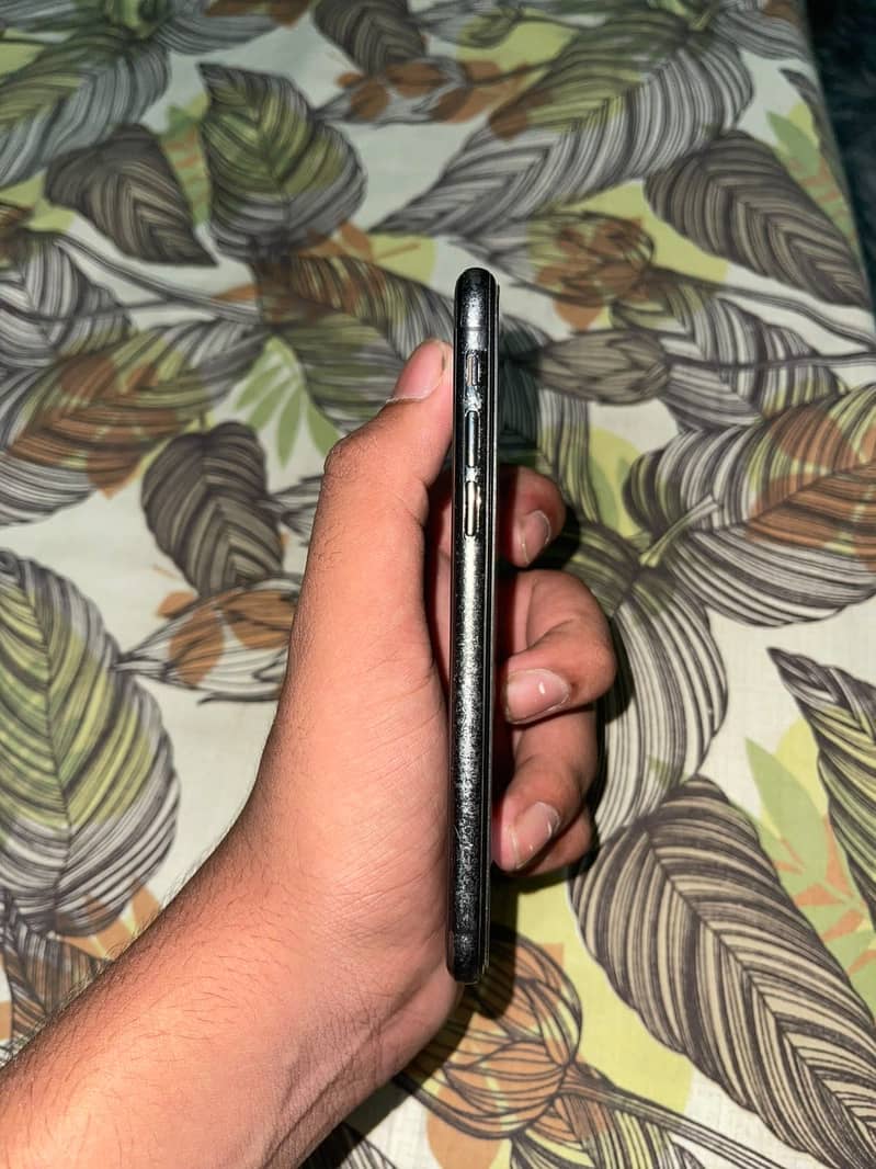 Apple iPhone X 5