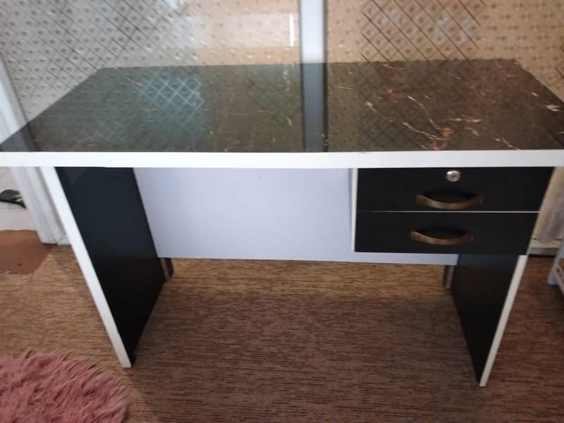 Study Table, color black 0