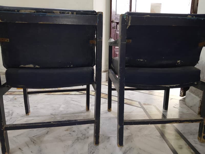 comfortable chair 0
