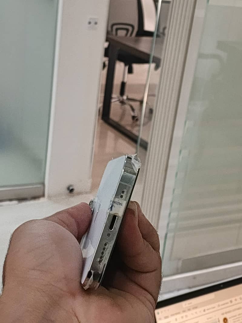 Apple iPhone 14 Pro 0