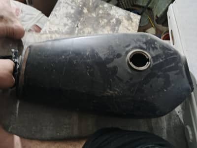 125 fuel tank