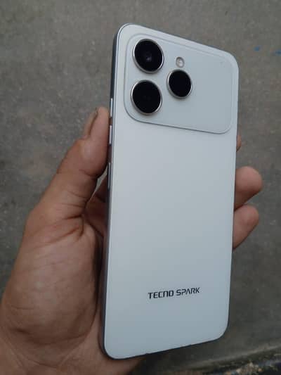Tecno spark 40