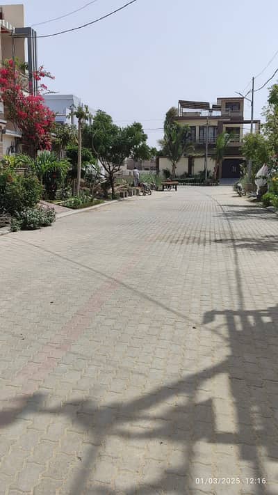 Attractive Price, Chance Deal for 600 Yards Plot Buyers