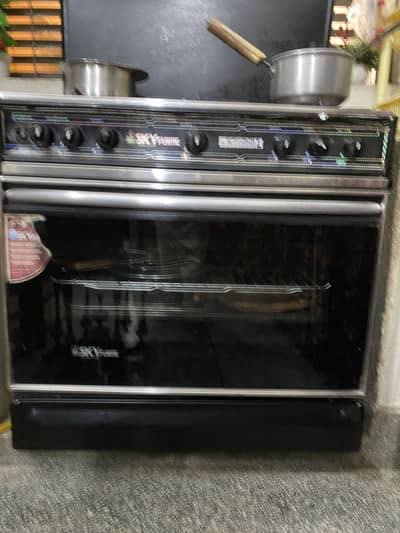 Cooking range in good condition