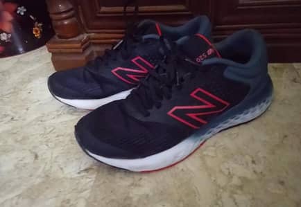 new balance 10/10 size 7/41