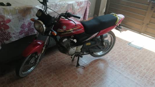 YBR 125 for sale on urgent basis.
