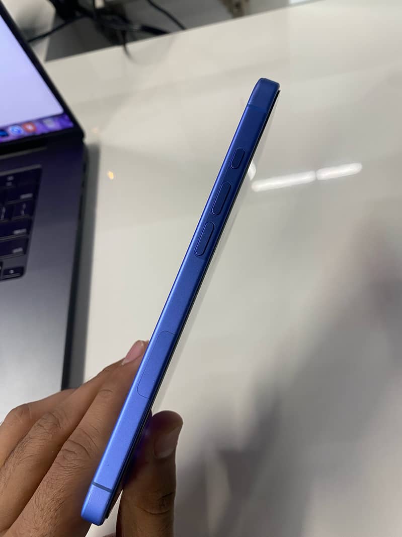 Apple iPhone 16 Plus 1