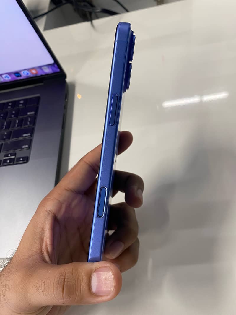 Apple iPhone 16 Plus 2