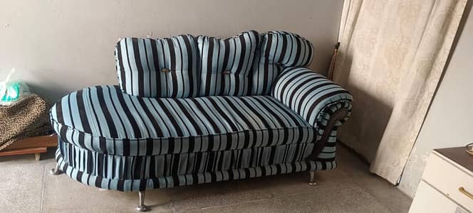 Comfortable 3-Seater Sofa / Divan Lounge Couch - Great Condition