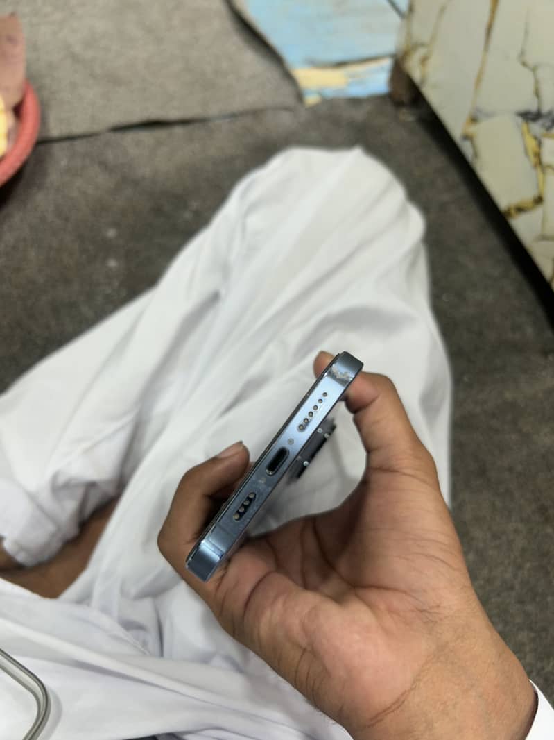Apple iPhone 13 Pro Max 1