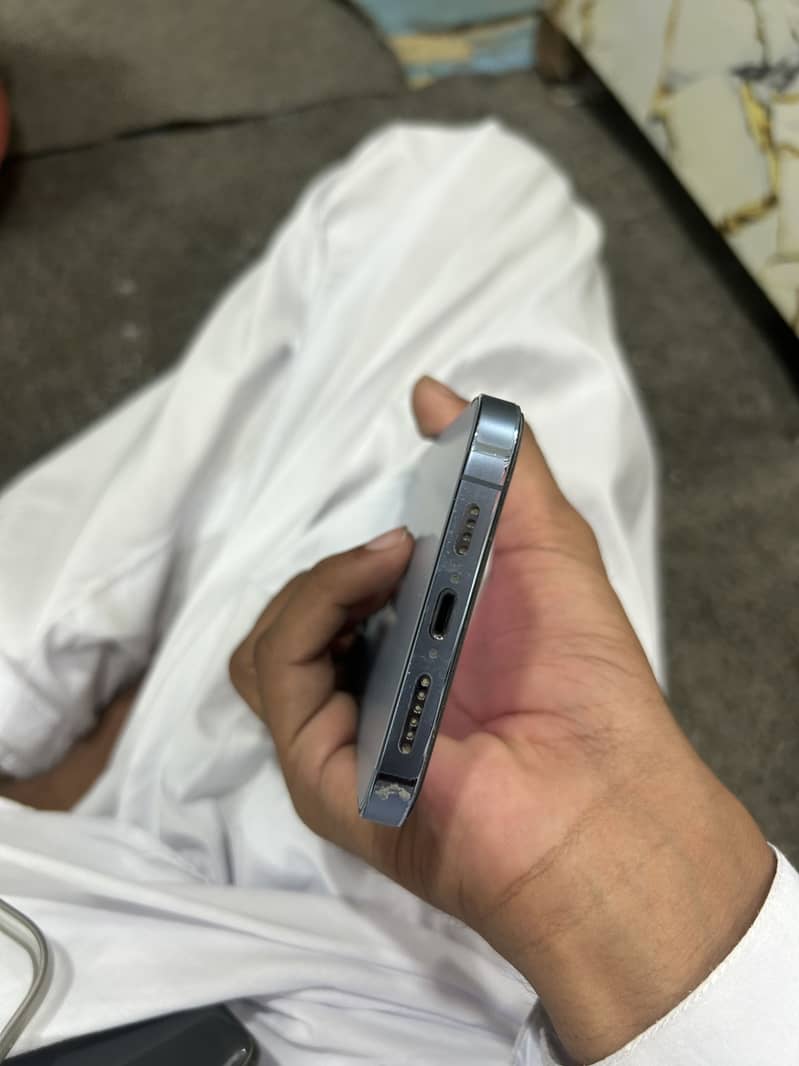 Apple iPhone 13 Pro Max 2
