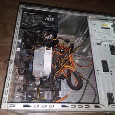 Intel i7 4790 with 16gb DDR3 Ram and PSU. . . Custom PC