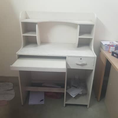 PC table in Best condition