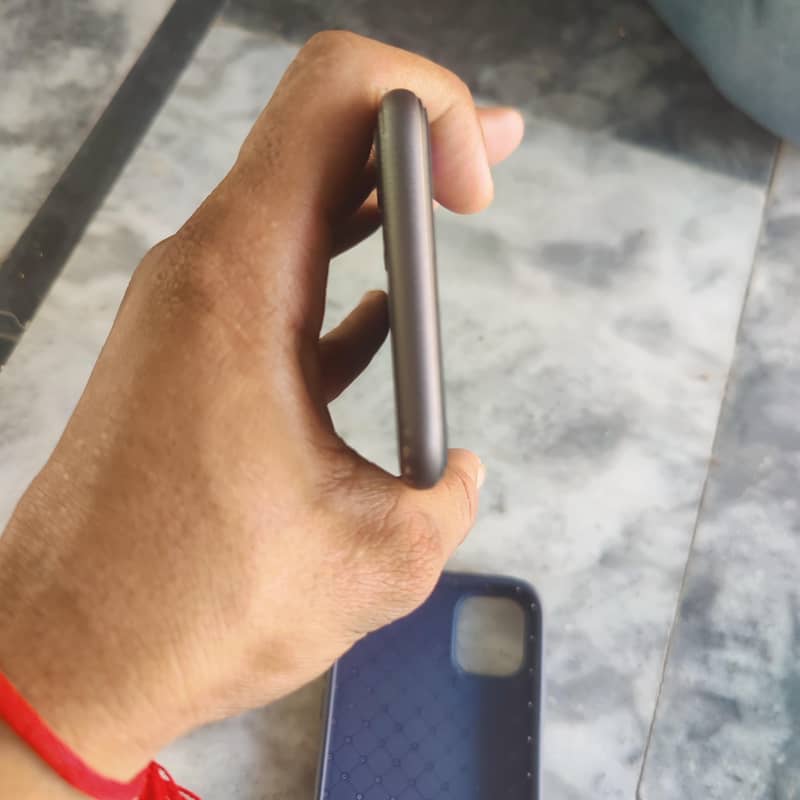 Apple iPhone 11 0