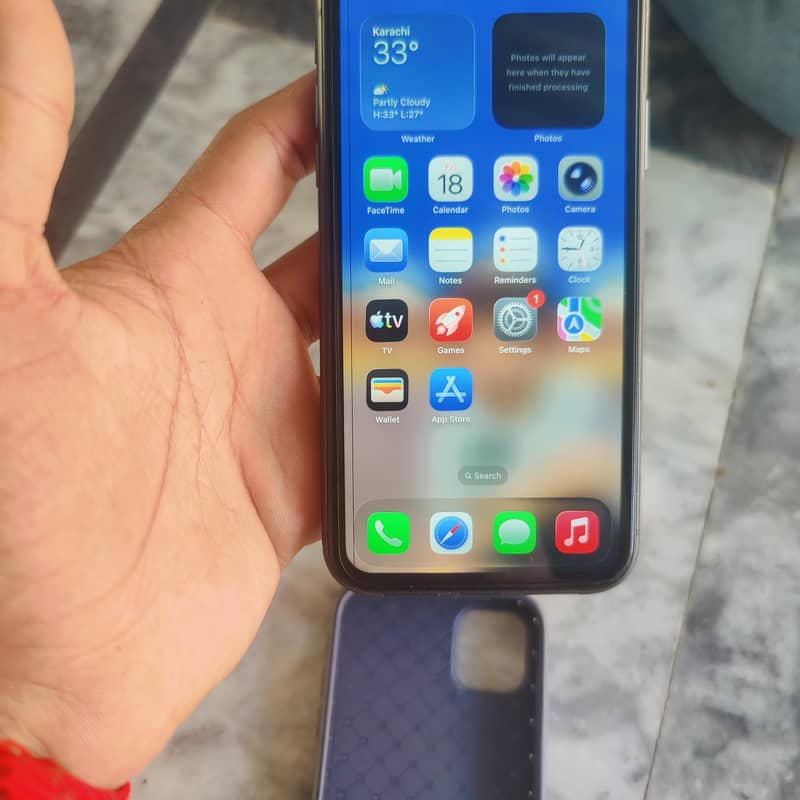 Apple iPhone 11 3