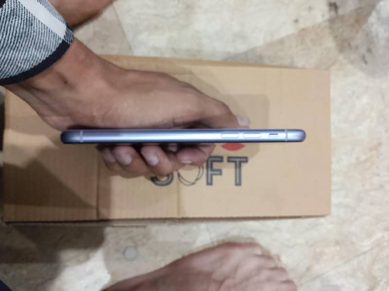 Apple iPhone 11 5