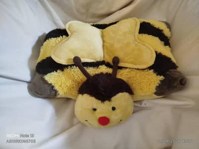 kids honey bee pillow important
