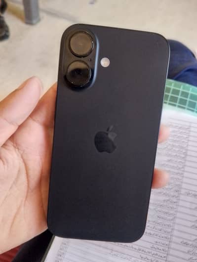 Apple iPhone 16