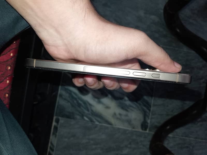 Apple iPhone 16 Pro Max 3