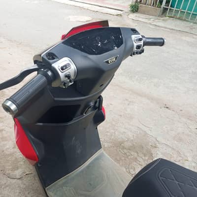 evee electric scooty S1 pro 2025 model 03033002824 urgent for sale
