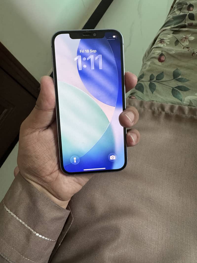 Apple iPhone 12 3