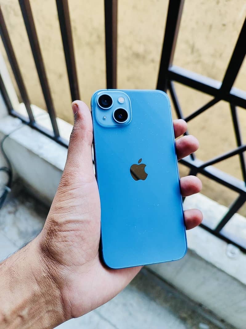 Apple iPhone 13 0