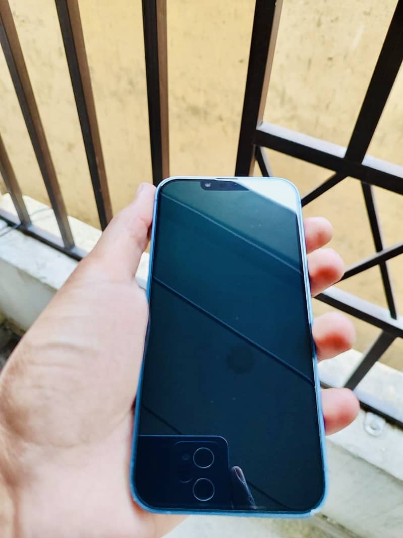 Apple iPhone 13 3