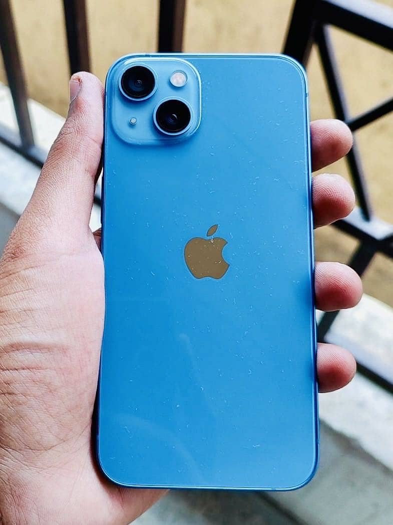 Apple iPhone 13 4
