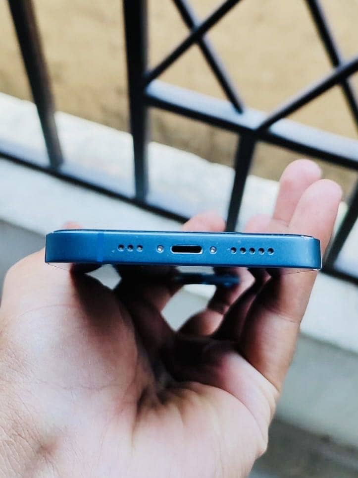 Apple iPhone 13 10