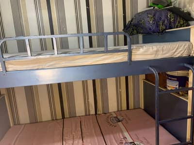 top quality wooden bed condition 10/8 with 2 mattress