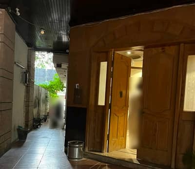 Alla-ud-Din Road House For sale Sized 1 Kanal