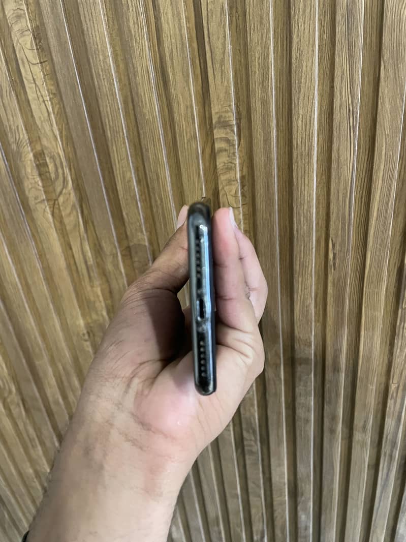 Apple iPhone X 5