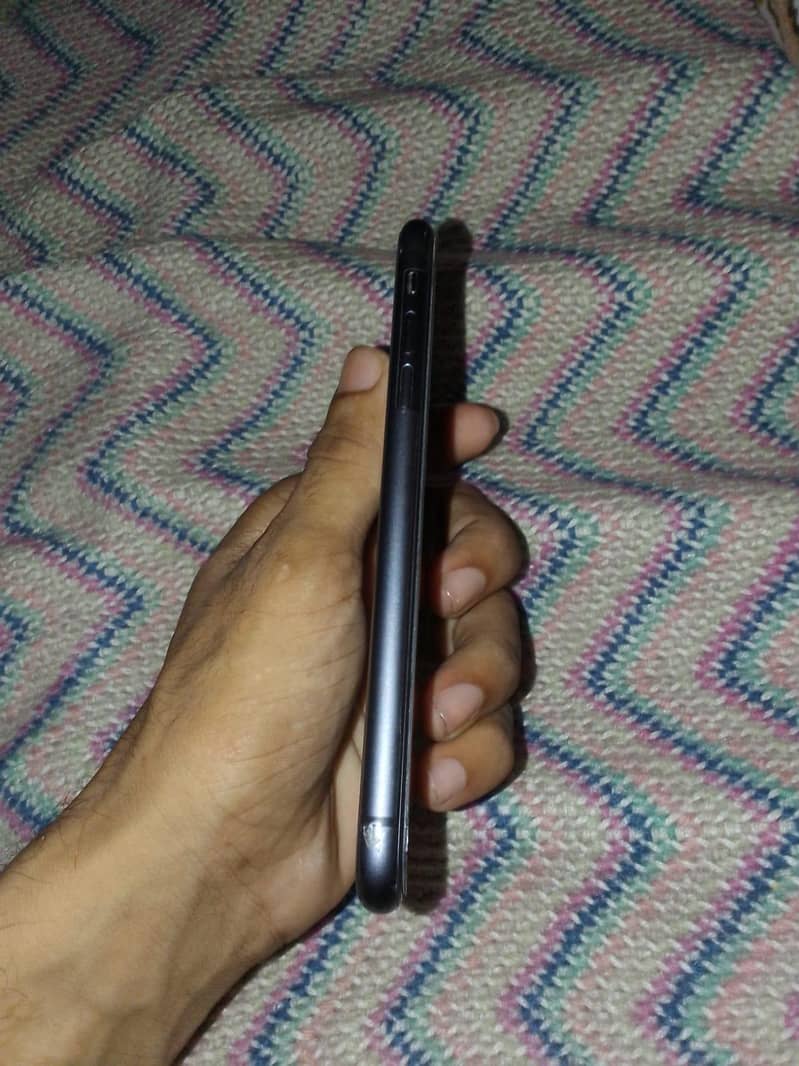 Apple iPhone 11 6