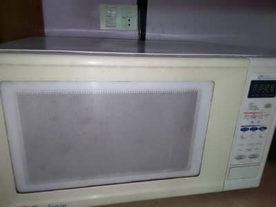 Combination Microwave and Grill