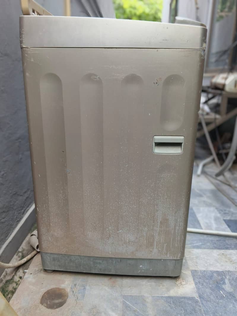 Haier Automatic washing machine 7