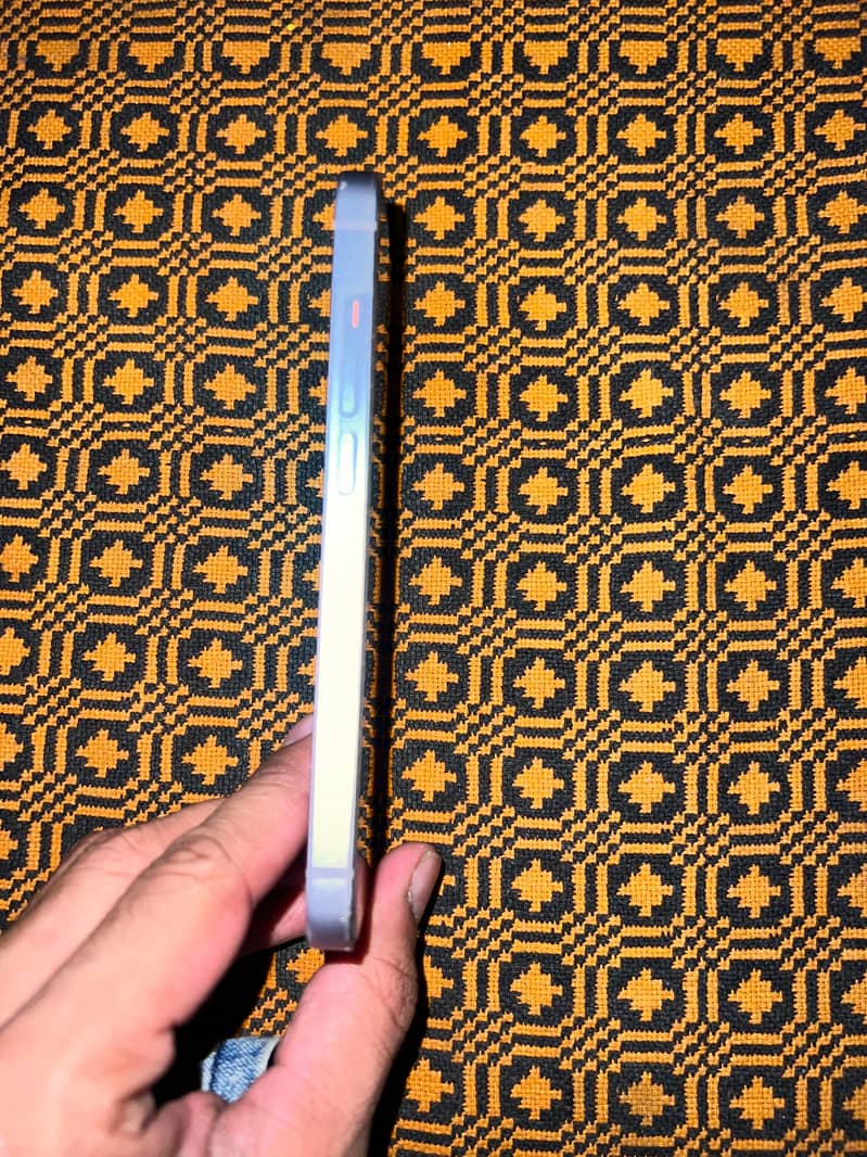 Apple iPhone 14 2