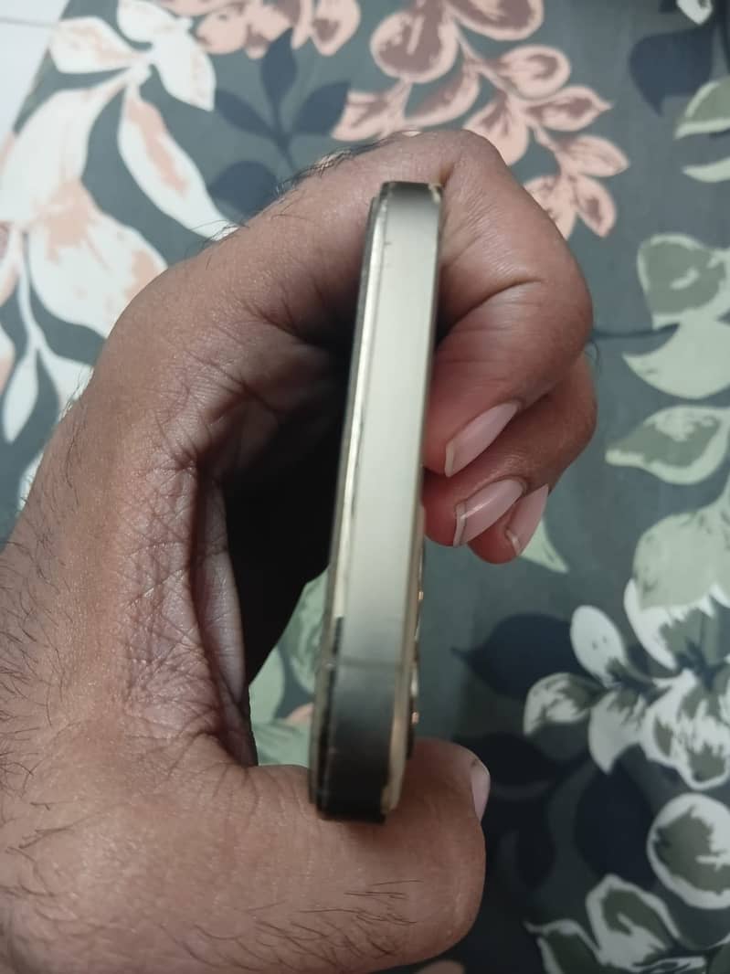 Apple iPhone 12 Pro 3