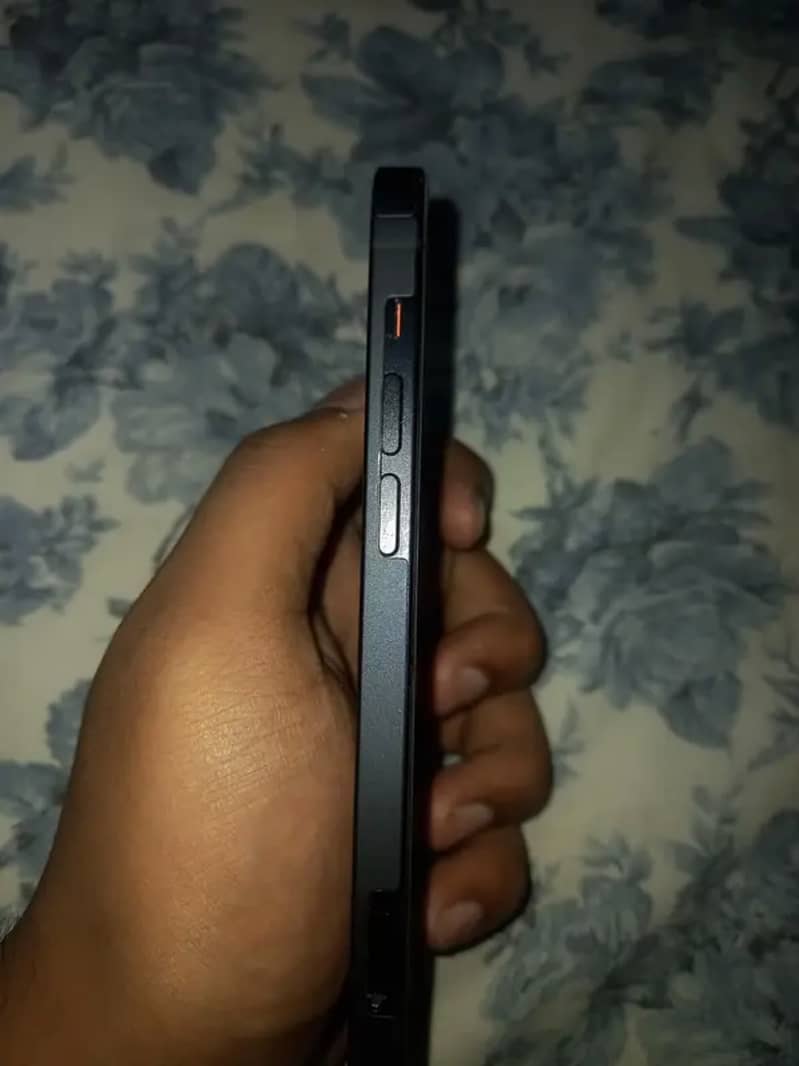 Apple iPhone 12 3