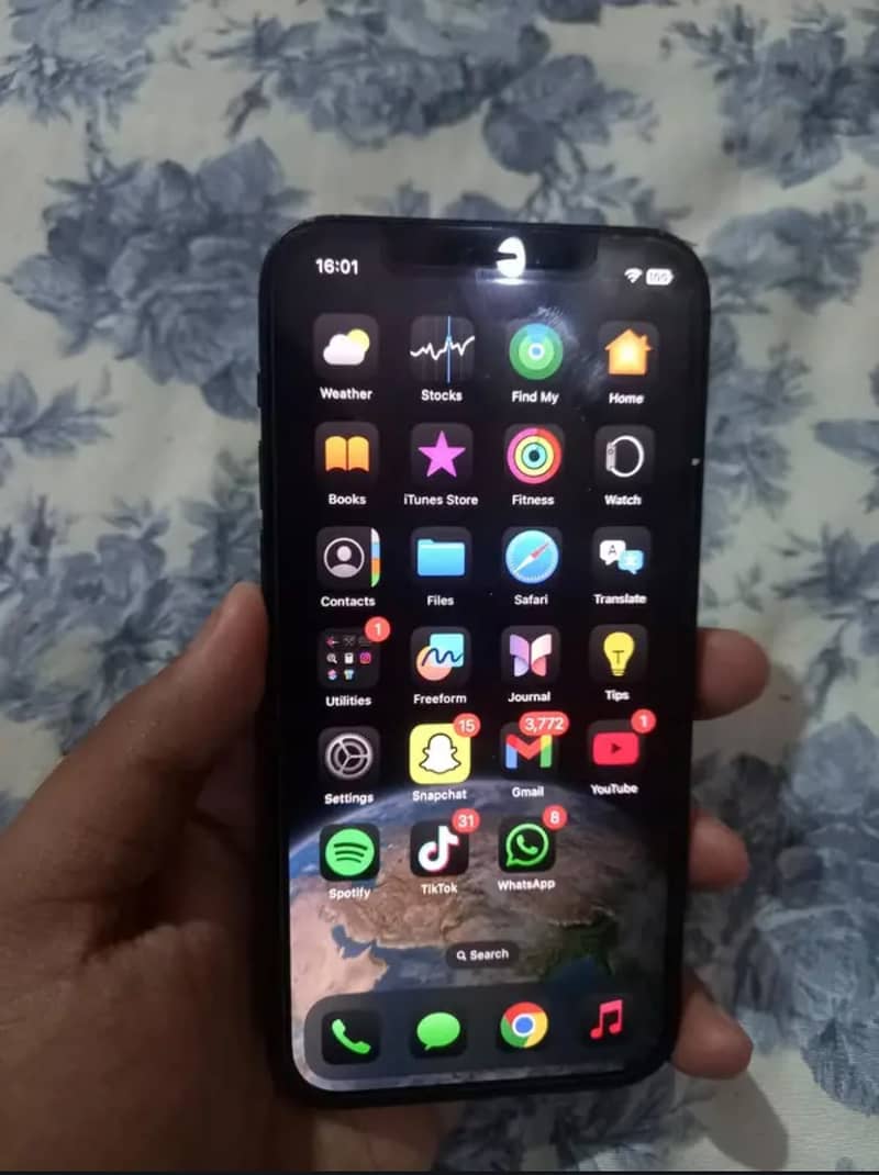 Apple iPhone 12 6